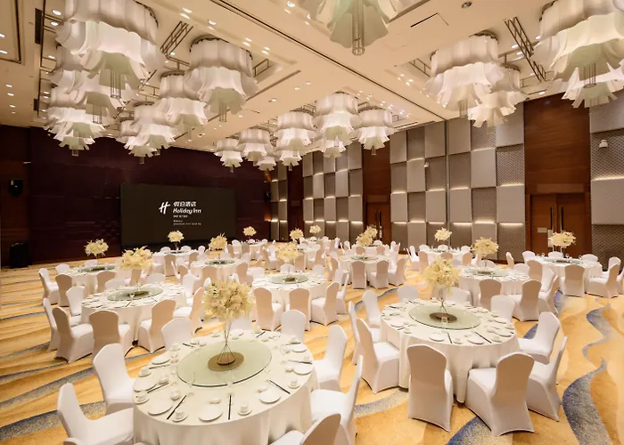 Holiday Inn Qingdao City Center By Ihg - May 4Th Square