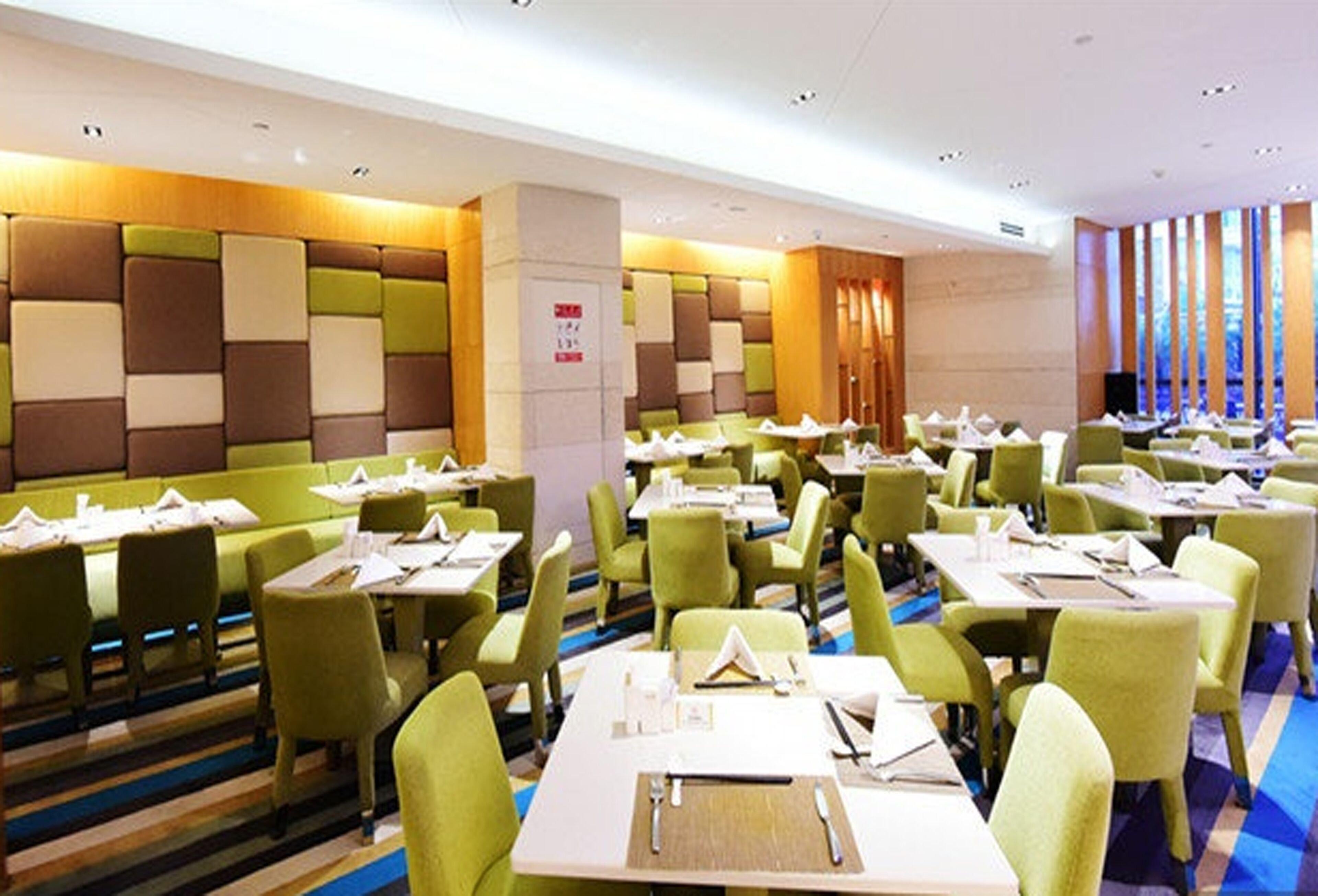Center By Ihg - 4th Square Hotel