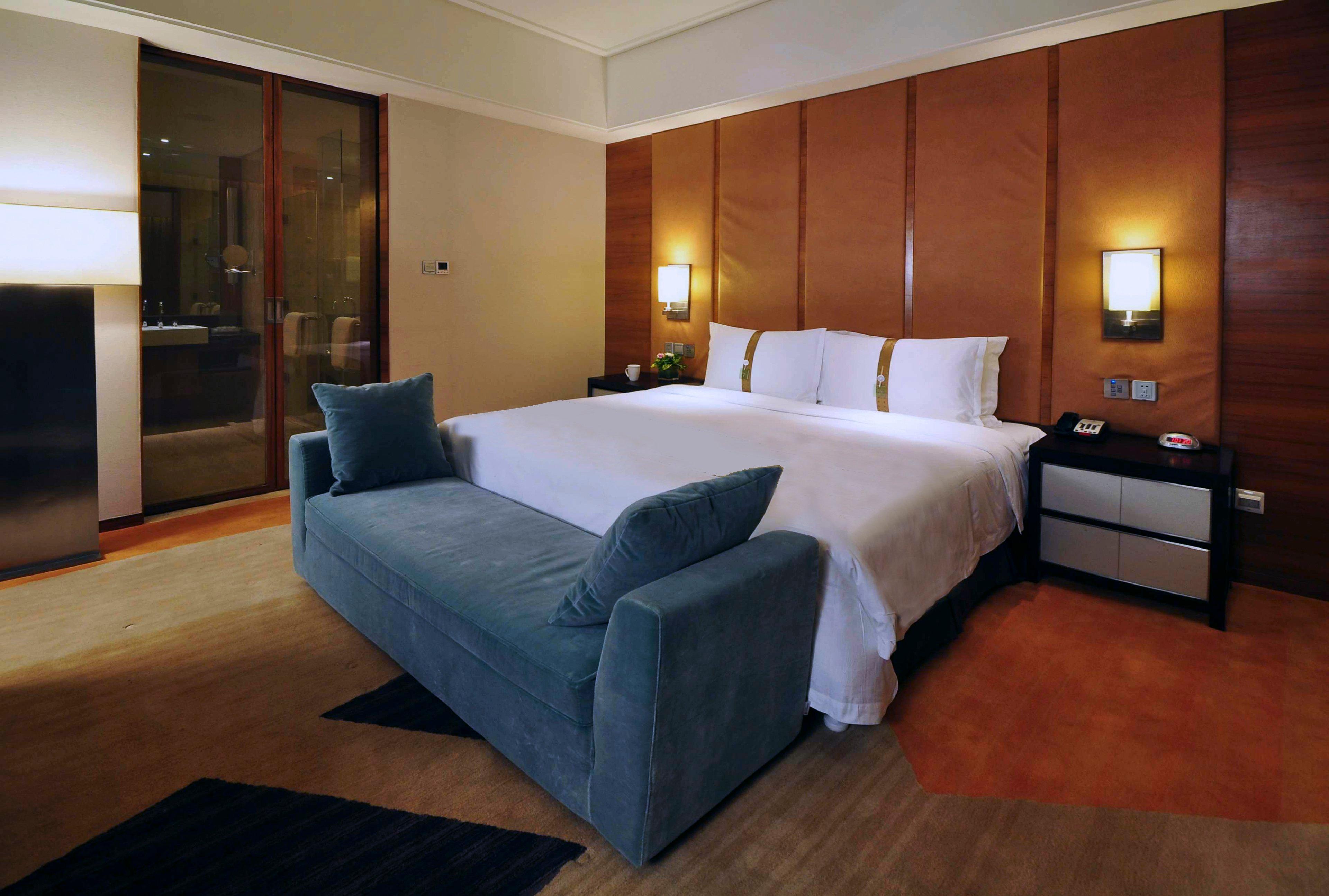 Center By Ihg - 4th Square Hotel Qingdao