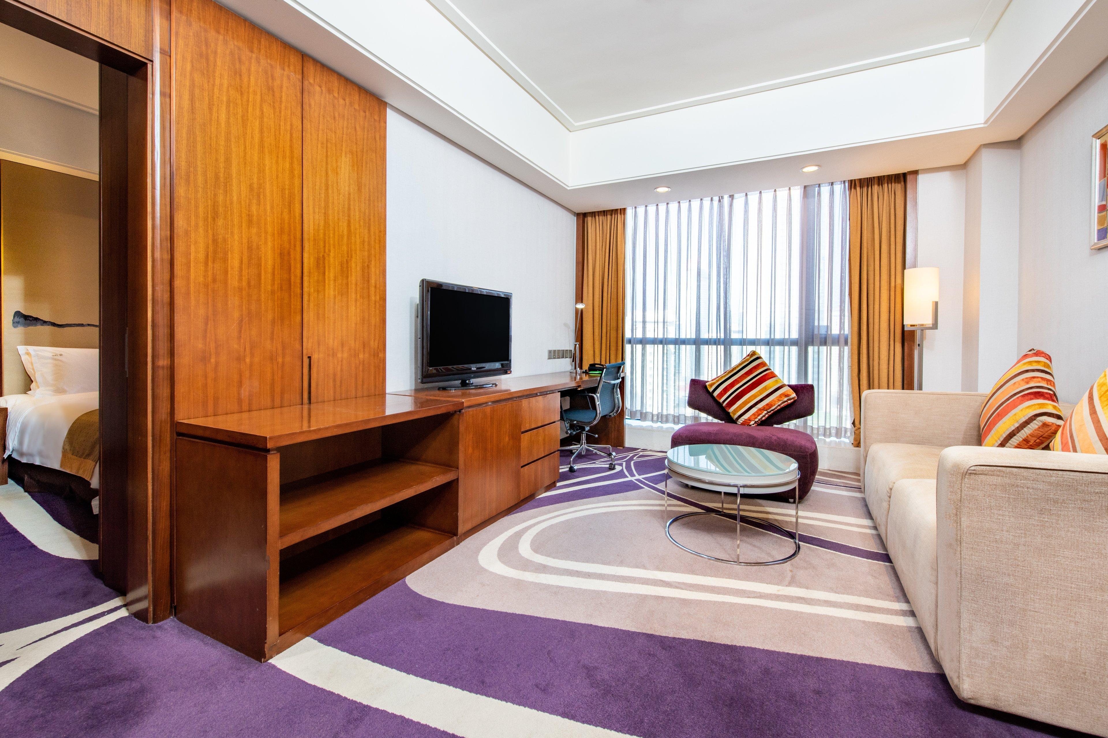 Hotel Center By Ihg - 4th Square Qingdao