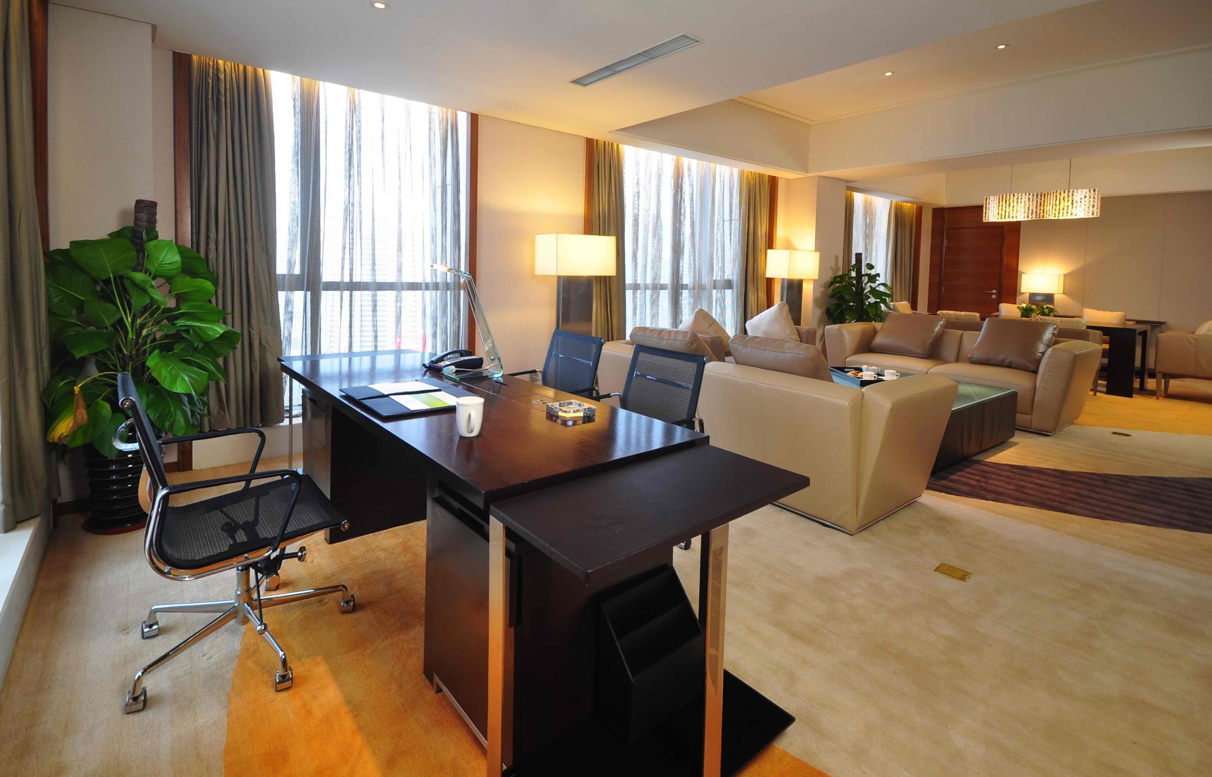 Hotel Center By Ihg - 4th Square Qingdao