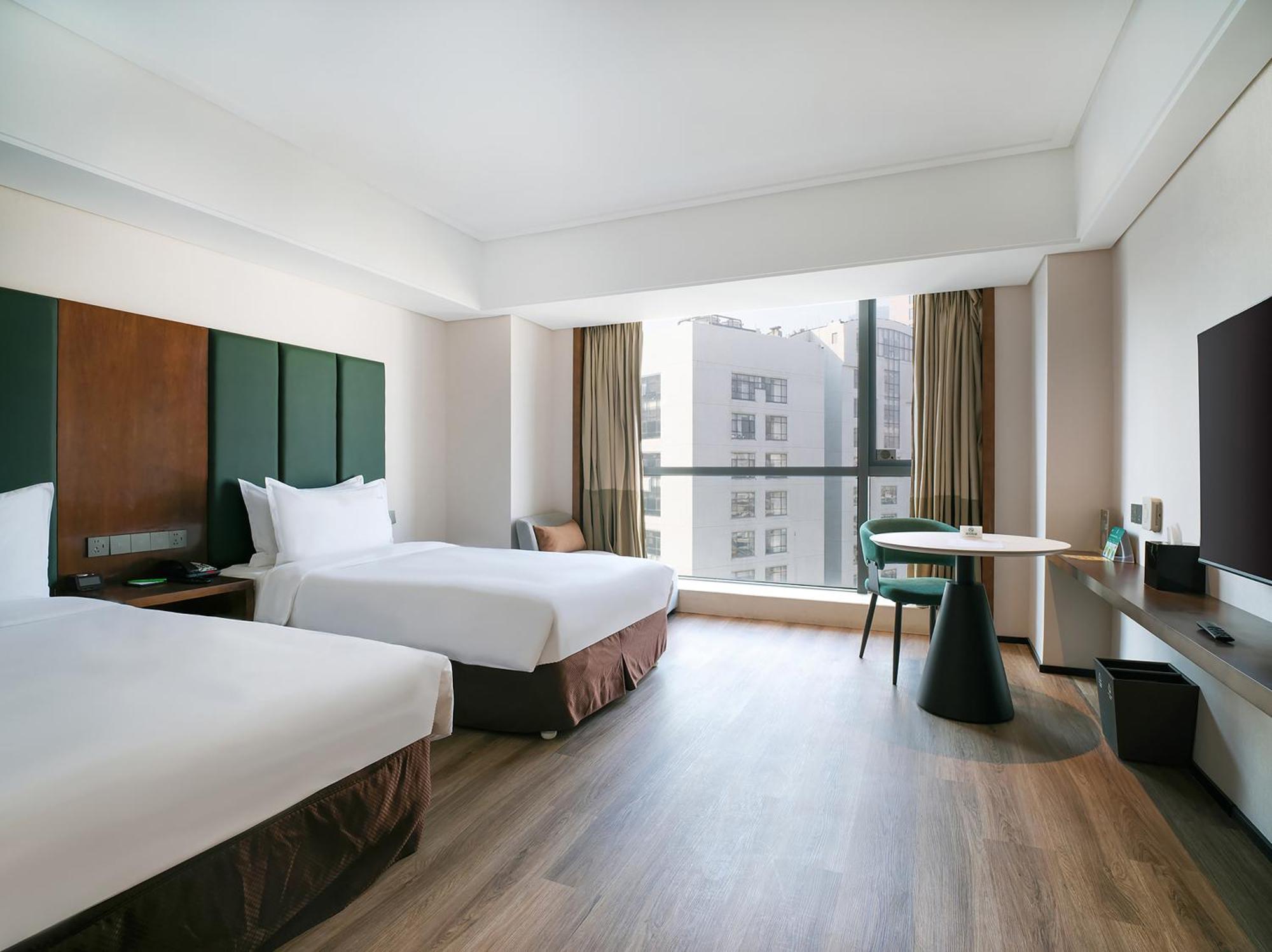 Hotel Center By Ihg - 4th Square Qingdao